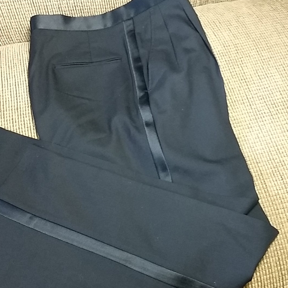 Adolfo Tuxedo NWOT 41 reg - Picture 4 of 7